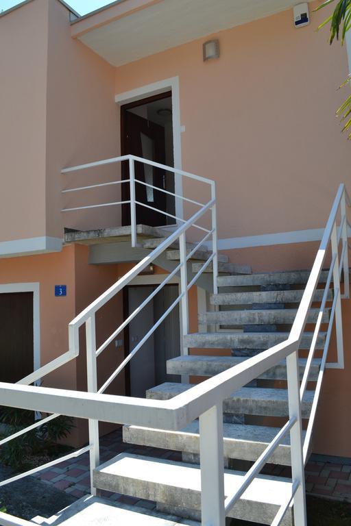 אומאג Apartments Lungomare מראה חיצוני תמונה